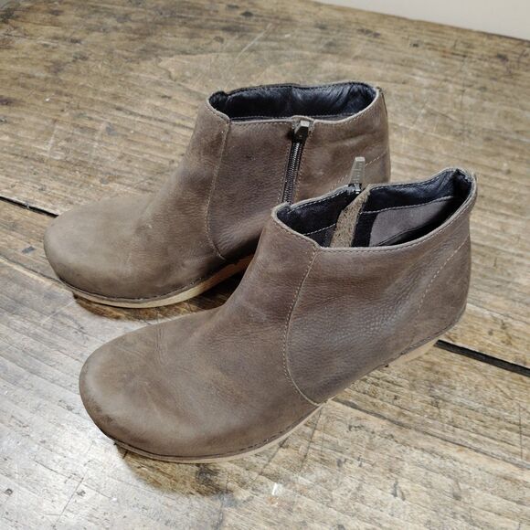 Dansko Lizanne Boots 40 / 9.5 10 Boots Shoes Brown Leather Side Zip Booties Clog - Picture 2 of 15